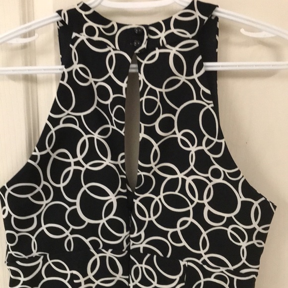 Black and white dress - Picture 3 of 4